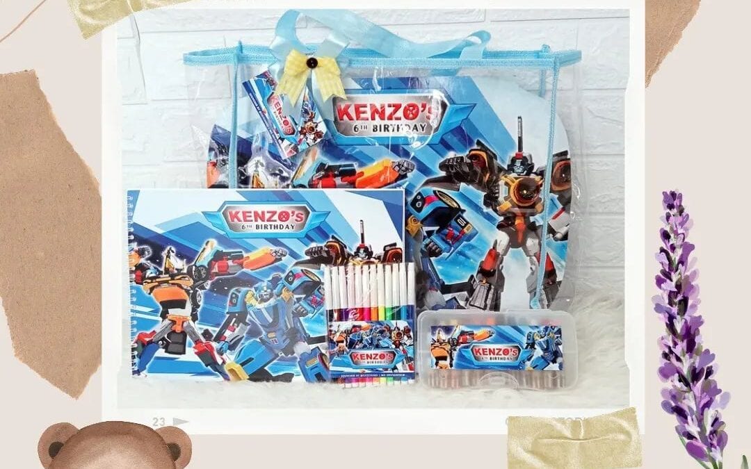 MIN ORDER 12 PC Salah satu souvenir yang best seller banget! 🤩Yang terima pasti happy banget..Semua isinya berguna..TYRONE HAMPERS- Meja lipat anak, size 41 x 31 cm- Buku menggambar size A4- Crayon- Spidol- Tas Mika TentengYuk segera hubungin mimin yah Untuk booking souvenir kalian..——————GOTCHA! – since 2009Menerima custom souvenir..Bisa untuk ulang tahun, manyue, aqiqah, khitanan, perpisahan, gathering, dan untuk merchandise perusahaan… Harga Terjangkau Kualitas Terbaik Proses Ontime Termasuk Packaging Desain Custom Pengiriman ke seluruh Indonesia..Katalog Harga : cek di IG Shop / Katalog WA Order :WA : 085733405030(Link on bio).#mugcustom #mugsurabaya #hampersurabaya #souvenirmug #souvenirsurabaya #cetakmug #jualmug #manyue #hampermug #mugbirthday #souvenirbirthday #souvenirultah #tasultah #personalizedmug #customtumbler #goodiebagmurah #gotchaku #goodiebag #tasgoodiebag #goodiebagulangtahun #printingmug #supplymug #mugkeren #aqiqah #goodiebagmanyue #goodiebag #handukbordir #customsouvenir —————————————————————————Thank you! Happy shopping Have a nice day#tyronehampersgotchaku