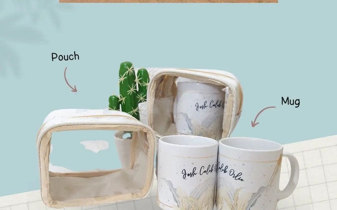 MIN ORDER 12PC SAJA Cantiiikk banget yaa?? 🤩Mug Printing + Pouch mika Desain by request Min order 12pc Bahan Pouch : Mika + Kulit printing——————GOTCHA! – since 2009Menerima custom souvenir..Bisa untuk ulang tahun, manyue, aqiqah, khitanan, perpisahan, gathering, dan untuk merchandise perusahaan… Harga Terjangkau Kualitas Terbaik Proses Ontime Termasuk Packaging Desain Custom Pengiriman ke seluruh Indonesia..Katalog Harga : cek di IG Shop / Katalog WA Order :WA : 085733405030(Link on bio).#mugcustom #mugsurabaya #hampersurabaya #souvenirmug #souvenirsurabaya #cetakmug #jualmug #manyue #hampermug #mugbirthday #souvenirbirthday #souvenirultah #tasultah #personalizedmug #customtumbler #goodiebagmurah #gotchaku #goodiebag #tasgoodiebag #goodiebagulangtahun #printingmug #supplymug #mugkeren #aqiqah #goodiebagmanyue #goodiebag #handukbordir #customsouvenir —————————————————————————Thank you! Happy shopping Have a nice day#joshhampersgotchaku