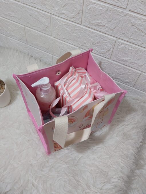 Bagian dalam Grizelle Hampers